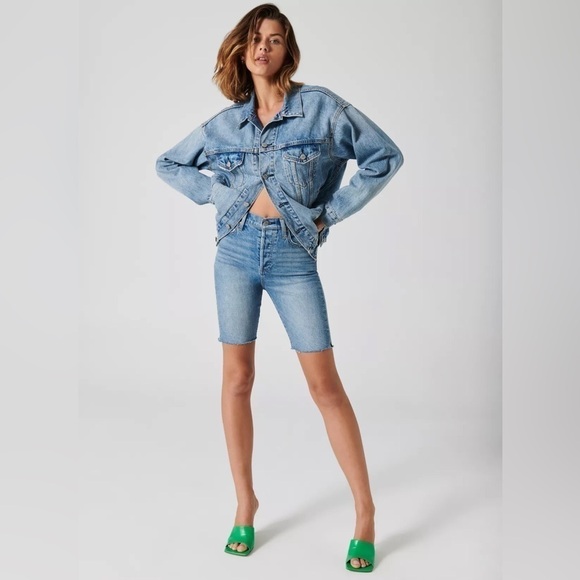 Aritzia Denim Forum The Yoko Bermuda Short - Picture 2 of 8